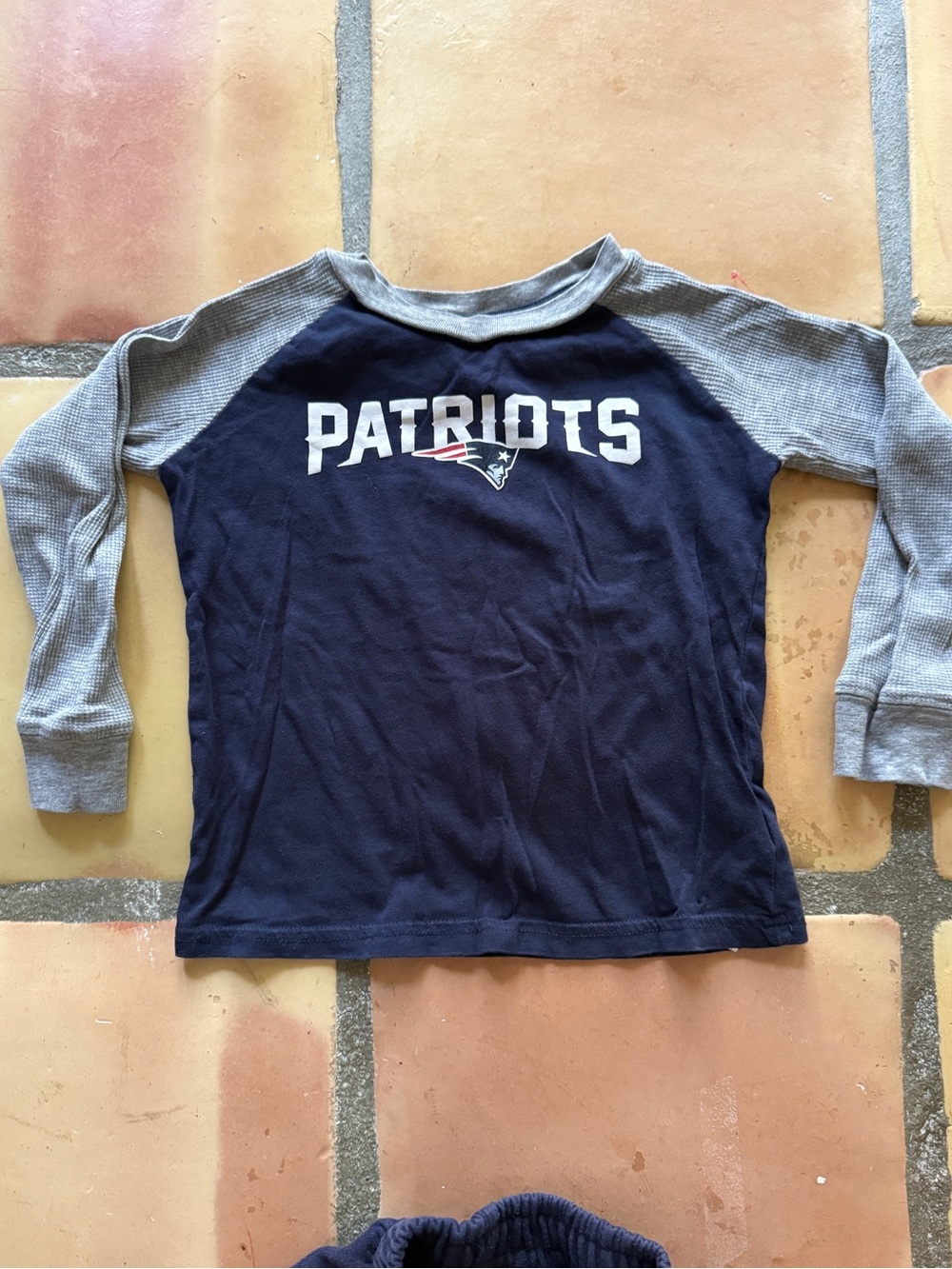 NFL XXS Patriots Kids Long-Sleeve Raglan Shirt - Navy & Gray